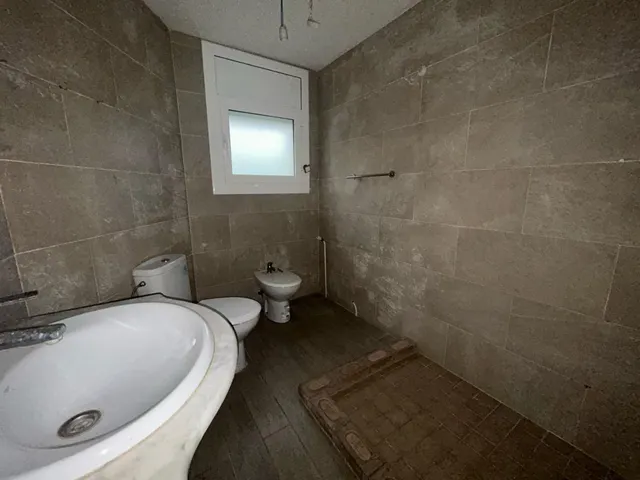 CASA PARA REFORMAR — 8