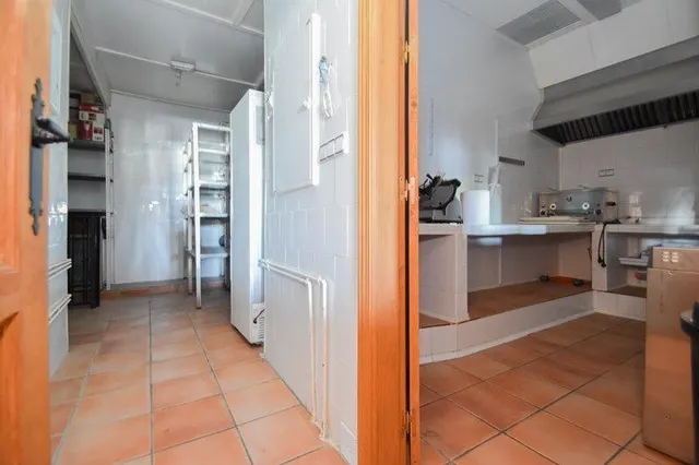 Restaurante totalmente instalado con licencia — 25