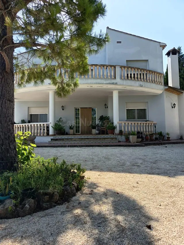 CHALET A POCOS MINUTOS DEL PUEBLO