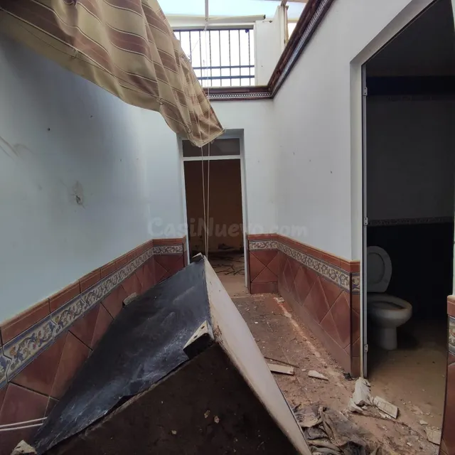 CASA EN LA PUEBLA DE CAZALLA PARA REFORMAR - foto 4
