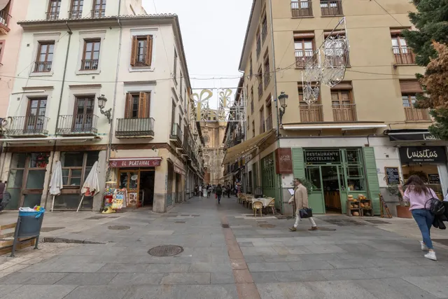 ¡Oportunidad única en el corazón de Granada! — 43