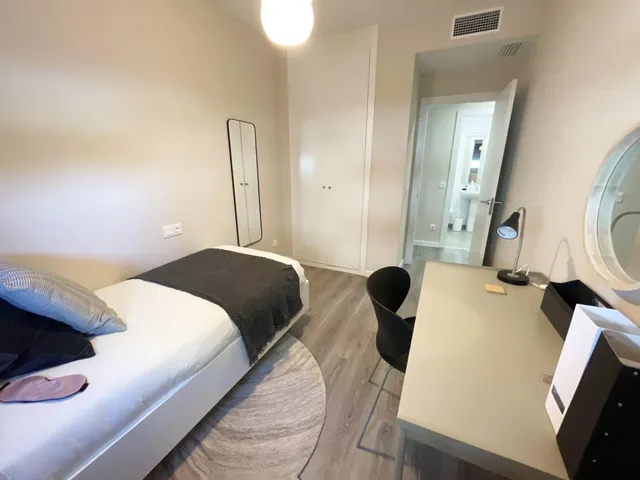 Pisos 3 habitaciones a estrenar en Teatinos / Carlos de Haya — 13