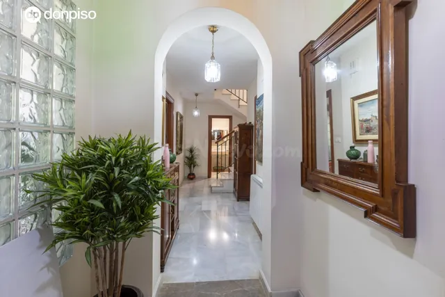 Chalet pareado con piscina, jardín y bonitas vistas a Granada en La Zubia — 5