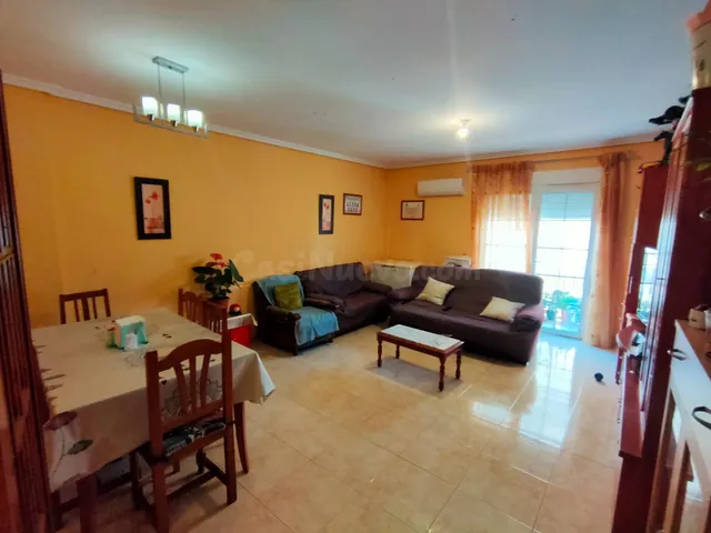 Venta de Lote con Bajo Comercial y Vivienda en Cuevas del Al - foto 2