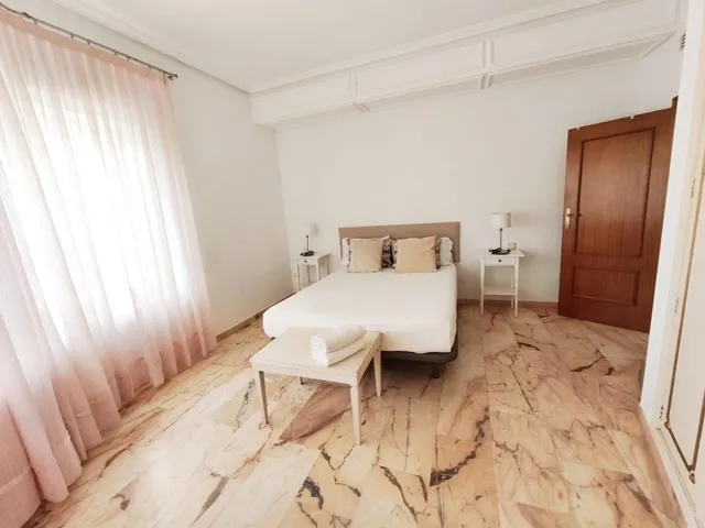 Espectacular vivienda junto Iglesia de La Magdalena, lista para entrar!!! — 23