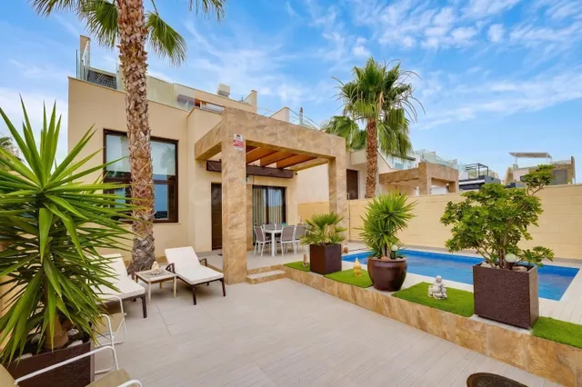 Villa 3 habitaciones 120m² en venta - Centro de la Ciudad Quesada — 2