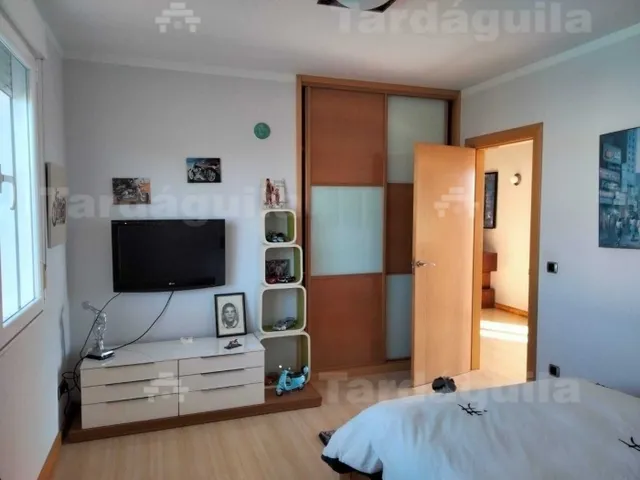 CHALET  INDEPENDIENTE EN URBANIZACION DE VILLAMAYOR — 48