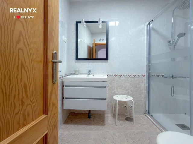 Encantador apartamento tipo bungalow con amplia terraza y licencia turística + Piscina comunitaria + Amplio patio — 22