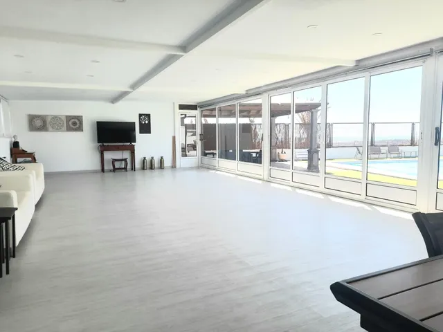 EXCLUSIVA PROPIEDAD EN LANZAROTE CON AMPLIA PARCELA Y MÚLTIP - foto 3