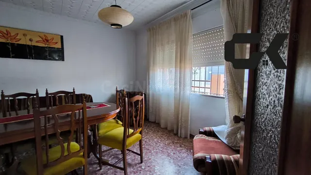 Casa en planta baja 218 m2 + solar urbano 353 m2 — Molino Ma - foto 5