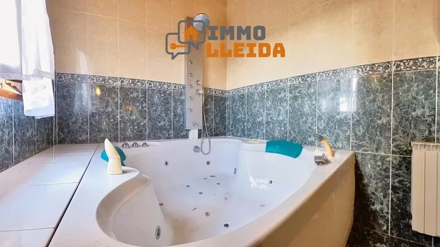 Majestuosa Villa en Alpicat — 37