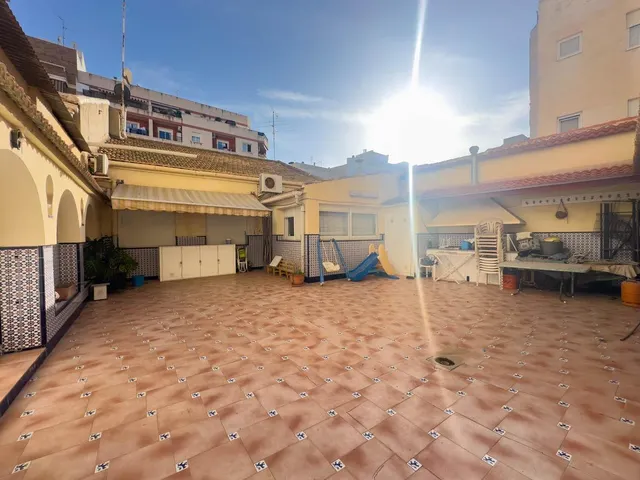 Casa con parcela ideal para edificar en Torrevieja — 4