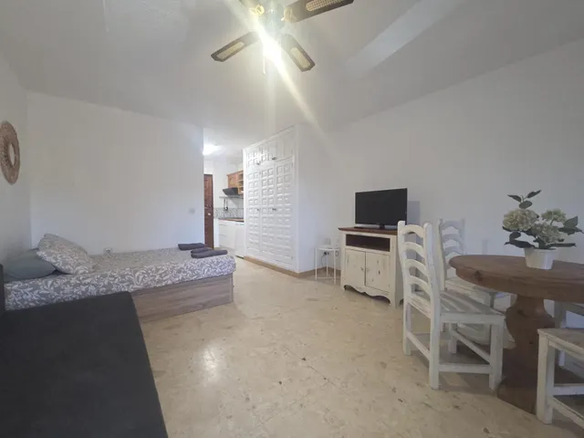 Estudio con terraza y piscina en Mijas — 10