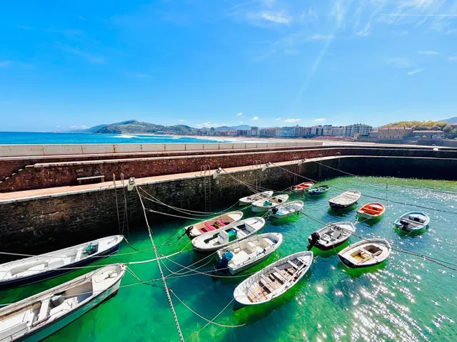 Exclusivo apartamento recién reformado a sólo un minuto a pie de la playa de Zarautz. — 27