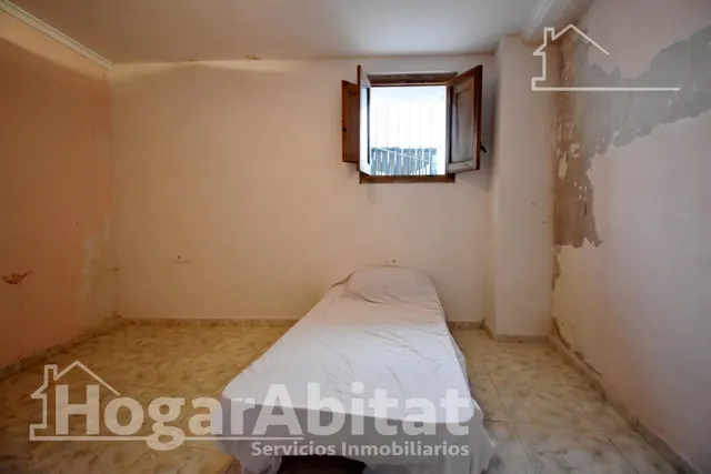 ESPACIOSA CASA CON TERRAZA EN EL HISTÓRICO CASCO ANTIGUO — 35