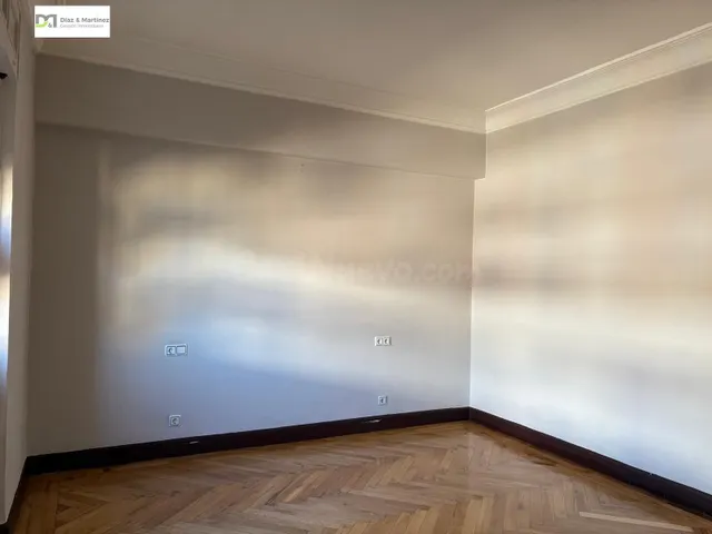 APARTAMENTO AL LADO DE SANTO DOMINGO — 4
