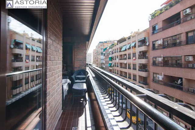 Junto Plaza Menorca — 31