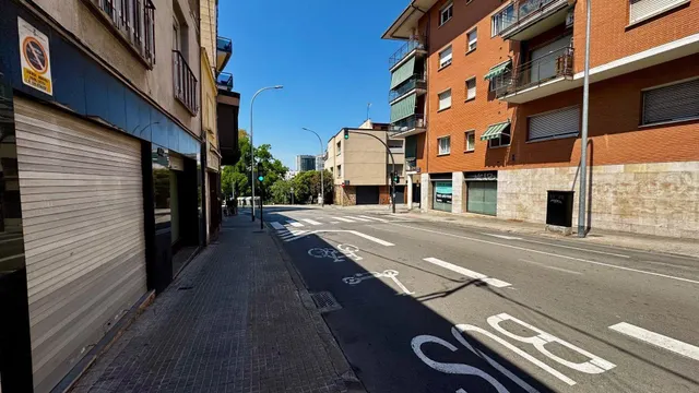 CASA UNIFAMILIAR AMB ASCENSOR DAVANT DEL PARC DE VALLPARADÍS - foto 3