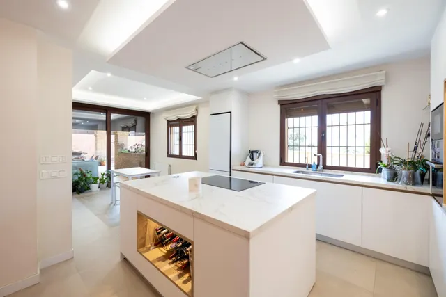 CHALET DE ENSUEÑO EN URB. VIÑA DEL REY, OTURA — 8