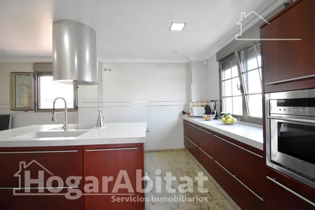 ESPECTACULAR CHALET CON PISCINA, GARAJE, TERRAZA Y ASCENSOR — 35
