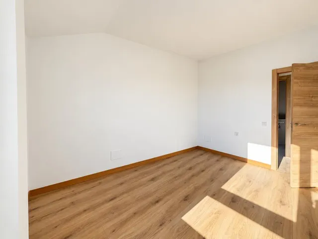 CHALET A ESTRENAR EN MORTERA : LUZ, DISEÑO Y CALIDAD — 18