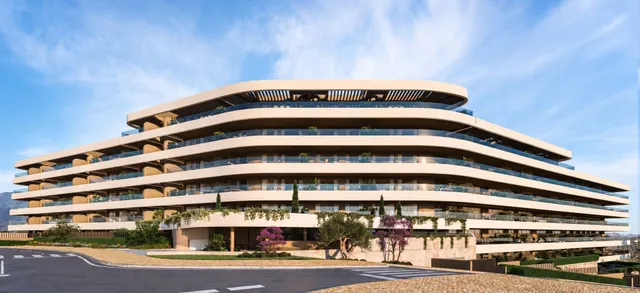 Apartamento de 2 dormitorios en Estepona con dos terrazas, jardines privados y garaje — 16