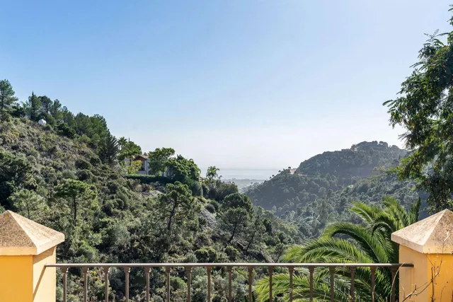 VILLA DE LUJO CON ESTILO ANDALUZ EN BENAHAVIS — 6