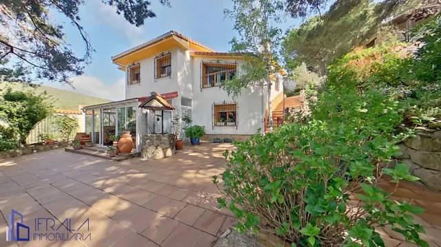 CHALET EN VENTA EN MIRAFLORES DE LA SIERRA ENTORNO PRIVILEGI - foto 2