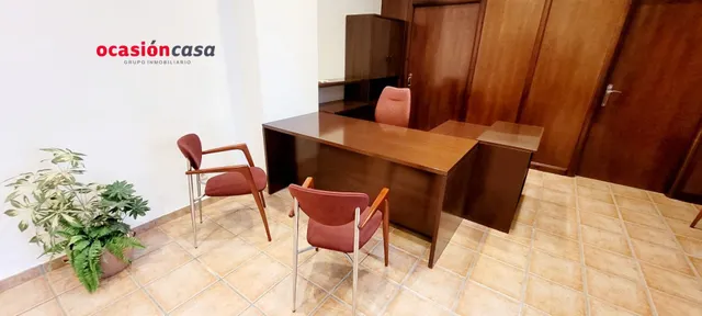 SE ALQUILA LOCAL COMERCIAL EN EL CENTRO — 4