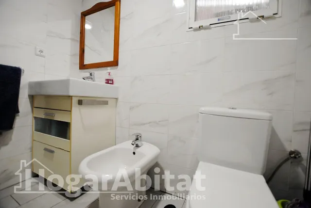 ¡gran oportunidad! muy amplio de 4 dormitorios, con balcón junto av beniopa — 37