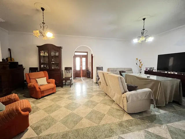 EN EXCLUSIVA, CASA EN ALAMEDA CON PISO EN PLANTA ALTA¡¡¡¡ - foto 2