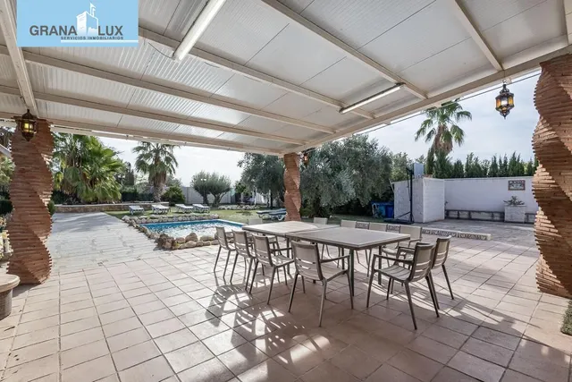 Chalet independiente con pozo propio y placas solares — 9