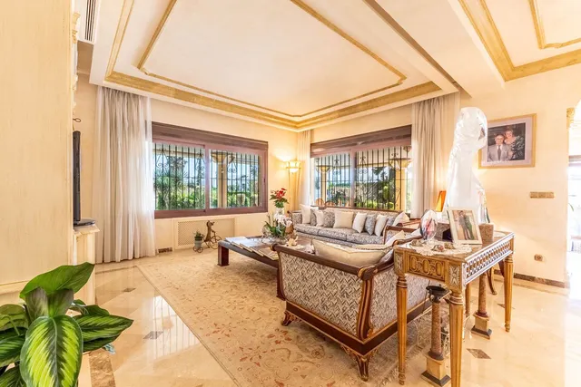 Chalet 7 habitaciones 852m² en venta - Marbella — 11