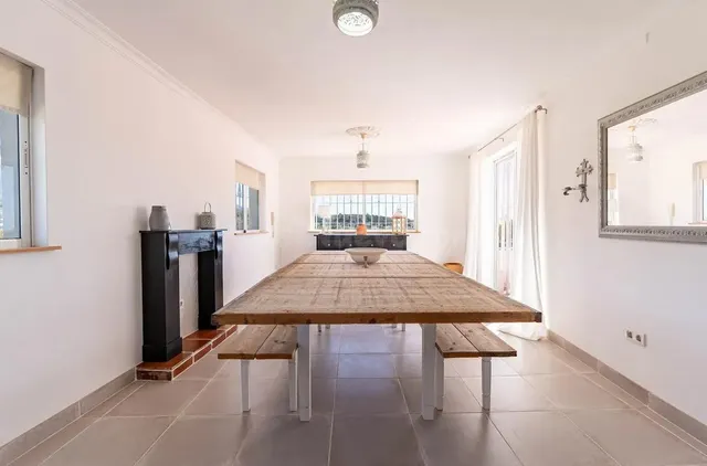 Villa exclusiva con piscina privada y casa de invitados independiente — 11