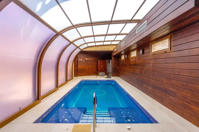 Impresionante villa de 620 metros con piscina, sotano, bodega y GYM!!! — 32