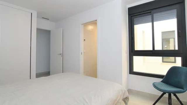 Apartamento moderno en Santa Pola con vistas despejadas — 15