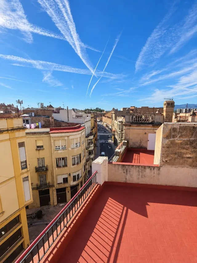 Edificio en venta en pleno centro de Tortosa: local acondicionado, división horizontal y terrado con vistas — 25