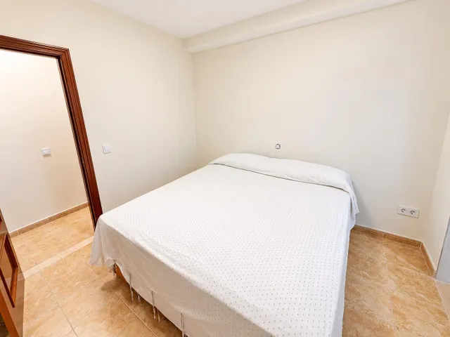 Piso a dos alturas de 3 dormitorios con terraza y azotea a 5 minutos de Triana — 18