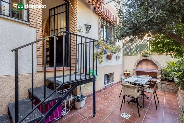 Casa en Ogijares con piscina comunitaria. — 13