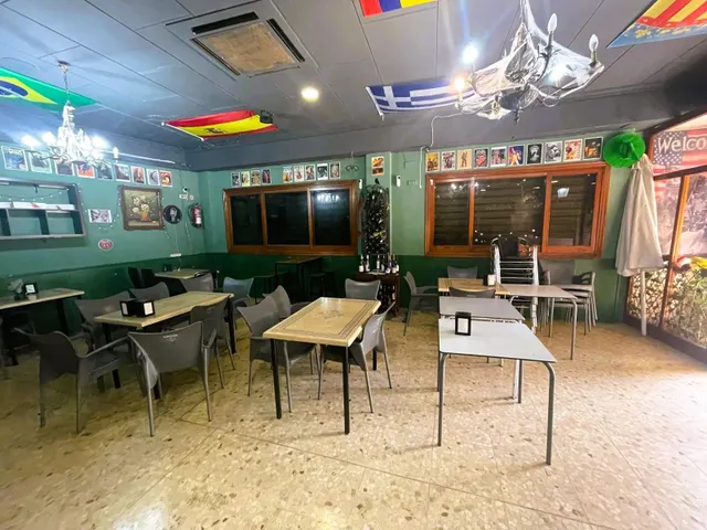 ALQUILER DE CAFETERIA CON LICENCIA-POSIBILIDAD DE TERRAZA — 16
