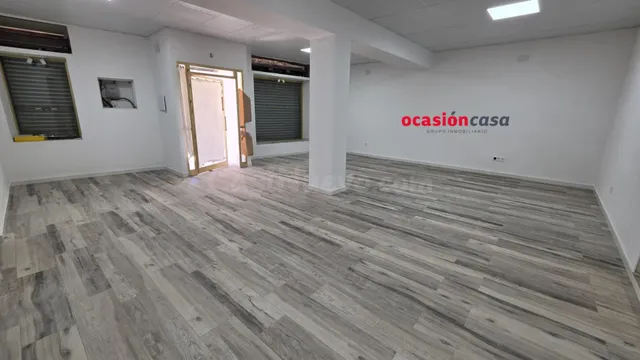 LOCAL COMERCIAL DE ALQUILER EN PLENA AVENIDA - foto 2