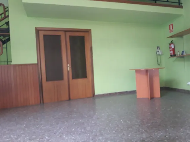SE VENDE LOCAL COMERCIAL EN LA ZONA DEL CALAVERÓN — 6