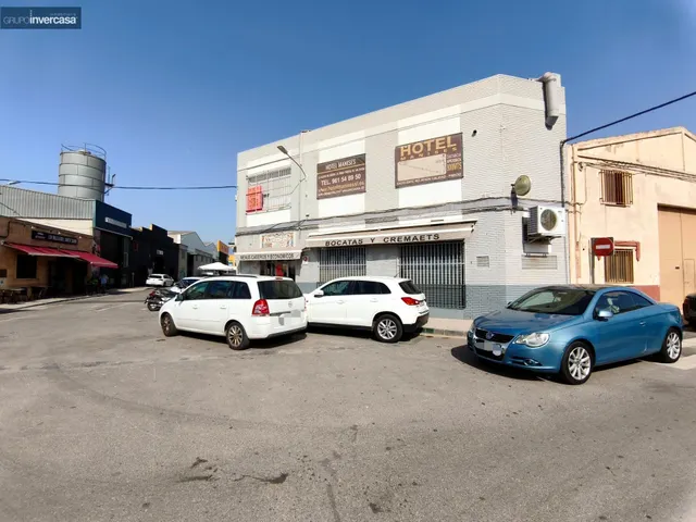 ¡Oportunidad de inversión! Edificio independiente con negoci - foto 4