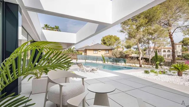 DESCUBRE TU PARAÍSO EN ESPAÑA: VILLA EXCLUSIVA CON VISTAS ES - foto 2