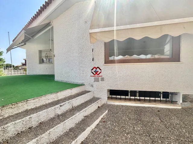 Chalet esquinero con gran sótano y jardín en San Javier — 4