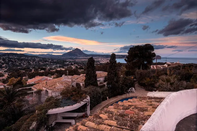 Villa con el encanto de una casita de campo con vistas al mar en Jávea — 31