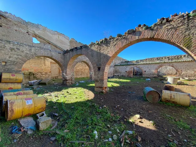 SOLAR EN CASAR DE CÁCERES — 4