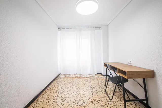 ¡PISO EN ALQUILER EN PLENO CENTRO DE ELCHE! — 12