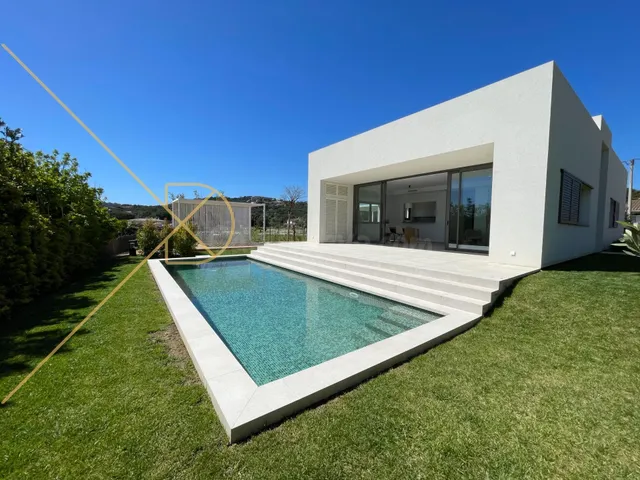 Casa de 153m2 moderna y sostenible en S'Agaró: Lujo y comodi