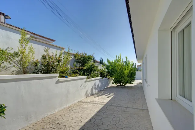 EXCLUSIVO CHALET INDEPENDIENTE DE UNA SOLA PLANTA EN EL VENTORRILLO – CÚLLAR VEGA — 36